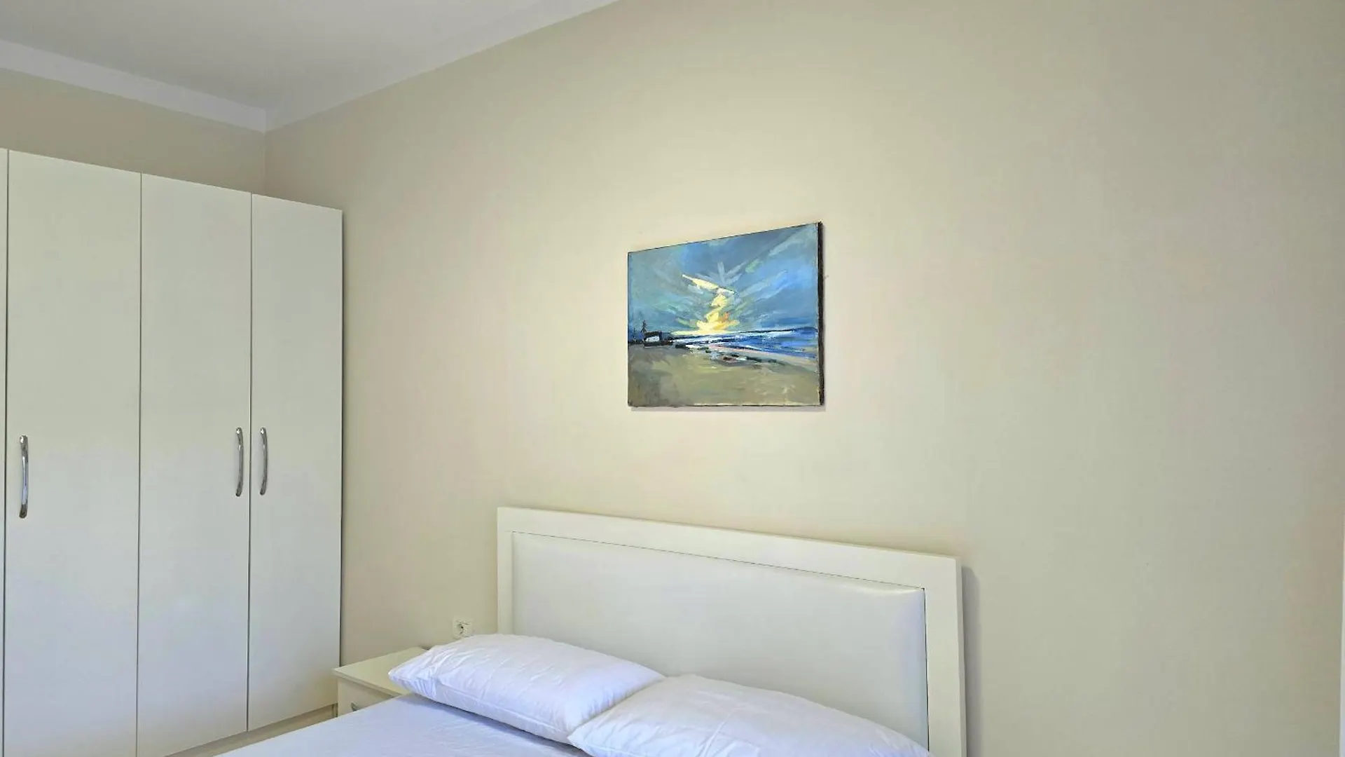 Sunny Beach Apartments - 180 Durres Albania