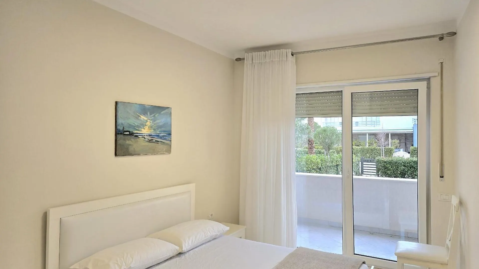 Sunny Beach Apartments - 180 Durres