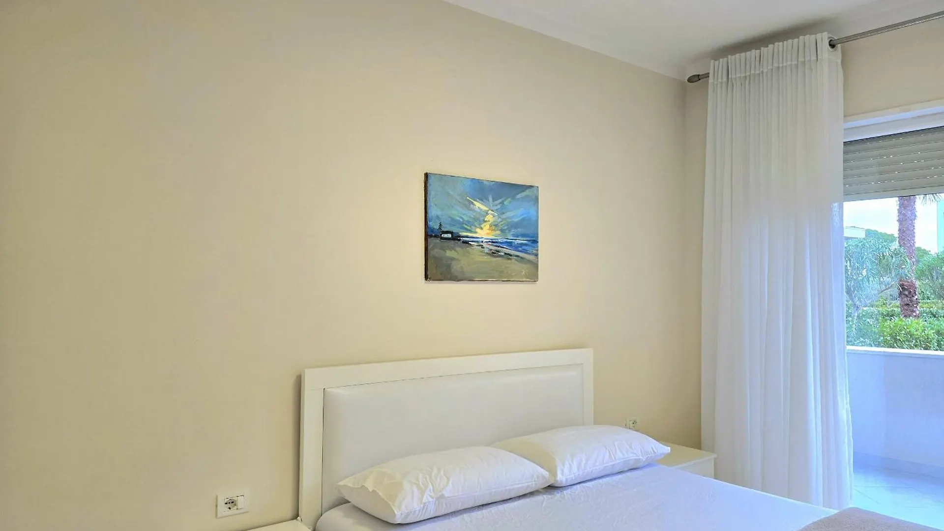 Sunny Beach Apartments - 180 Durres